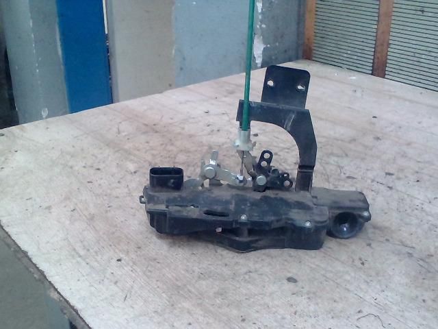 bontott FIAT STILO Bal első Ajtózár