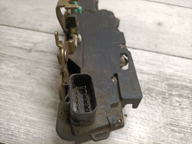 bontott FIAT STILO Bal első Ajtózár