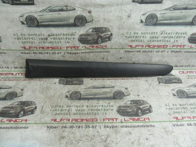 bontott FIAT STILO Bal hátsó Ajtó Díszléc