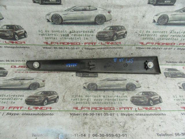 bontott FIAT STILO Bal hátsó Ajtó Díszléc