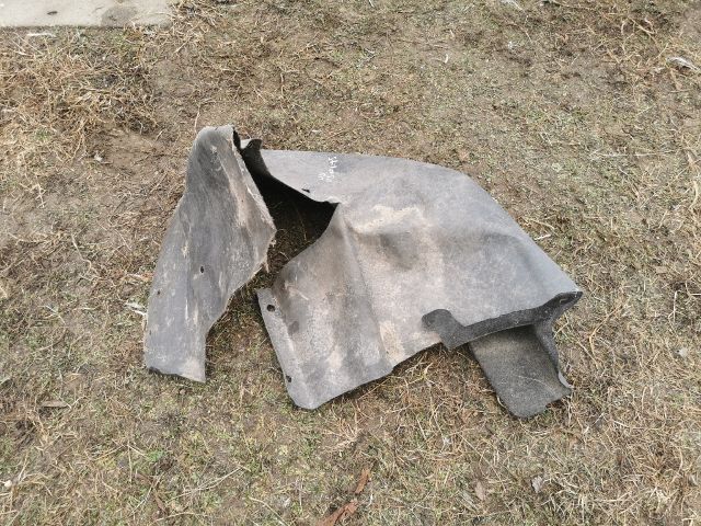 bontott FIAT STILO Bal hátsó Dobbetét (Kerékjárati, Műanyag)