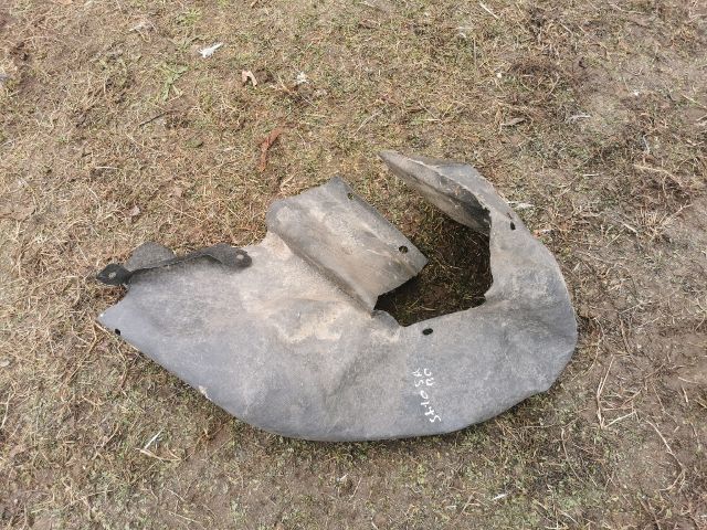 bontott FIAT STILO Bal hátsó Dobbetét (Kerékjárati, Műanyag)