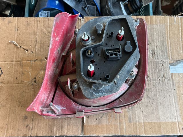 bontott FIAT STILO Bal Hátsó Lámpa