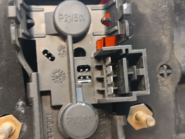 bontott FIAT STILO Bal Külső Hátsó Lámpa