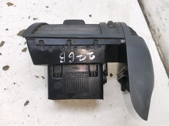 bontott FIAT STILO Bal Szellőző