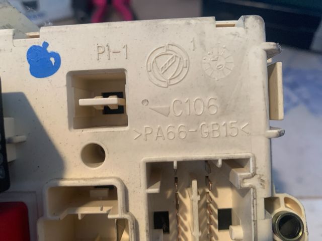 bontott FIAT STILO Biztosítéktábla Doboz