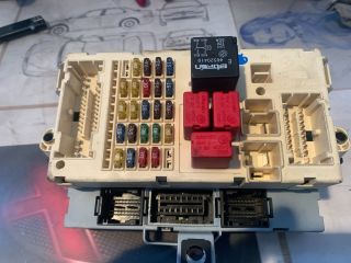 bontott FIAT STILO Biztosítéktábla Doboz
