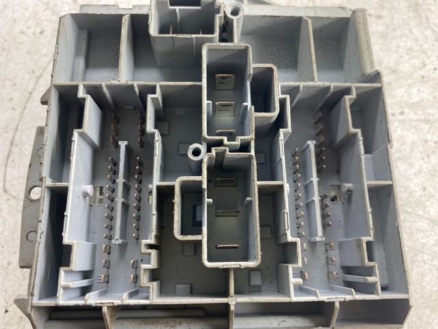 bontott FIAT STILO Biztosítéktábla Doboz