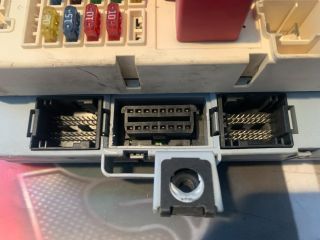 bontott FIAT STILO Biztosítéktábla Doboz