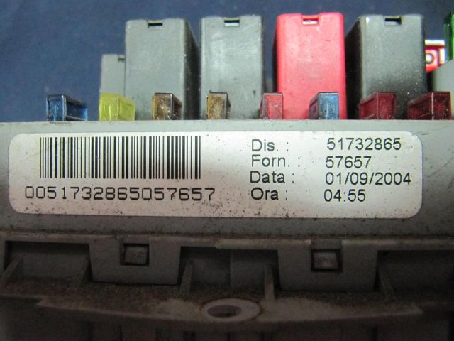 bontott FIAT STILO Biztosítéktábla Motortér