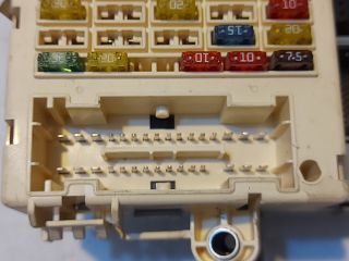 bontott FIAT STILO Biztosítéktábla Utastér