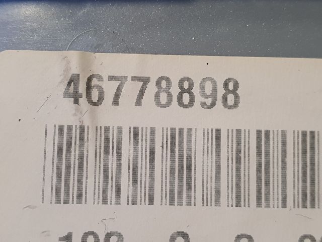 bontott FIAT STILO Biztosítéktábla Utastér