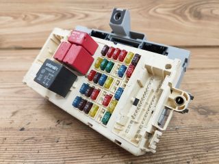 bontott FIAT STILO Biztosítéktábla Utastér