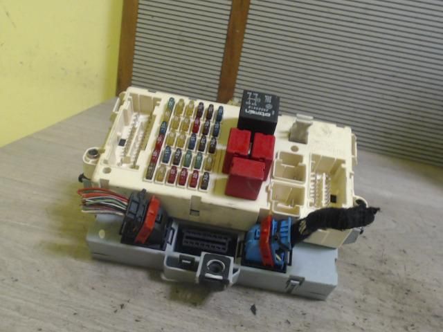 bontott FIAT STILO Biztosítéktábla Utastér