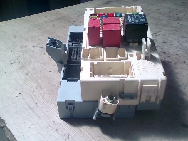 bontott FIAT STILO Biztosítéktábla Utastér