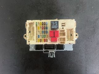 bontott FIAT STILO Biztosítéktábla Utastér