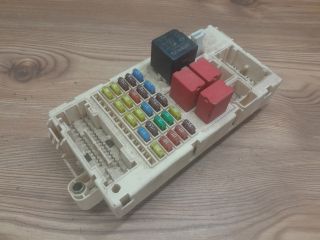 bontott FIAT STILO Biztosítéktábla Utastér