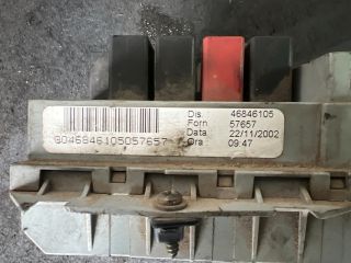 bontott FIAT STILO Biztosítéktábla Utastér