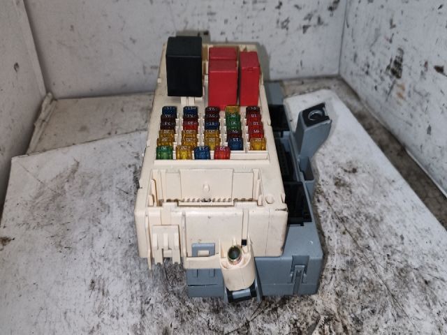 bontott FIAT STILO Biztosítéktábla Utastér