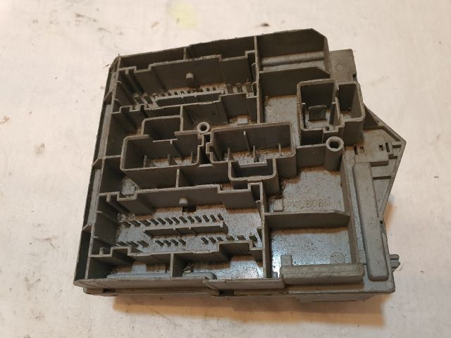 bontott FIAT STILO Biztosítéktábla Utastér