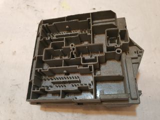 bontott FIAT STILO Biztosítéktábla Utastér