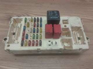 bontott FIAT STILO Biztosítéktábla Utastér