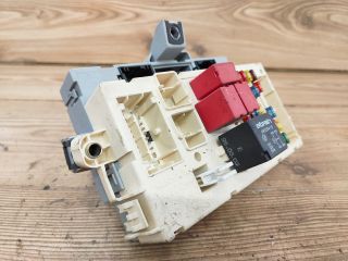 bontott FIAT STILO Biztosítéktábla Utastér