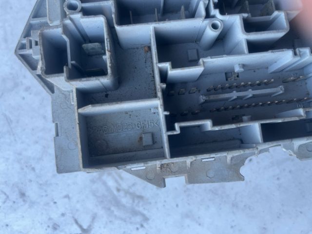 bontott FIAT STILO Biztosítéktábla Utastér