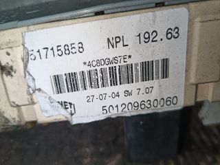 bontott FIAT STILO Biztosítéktábla Utastér