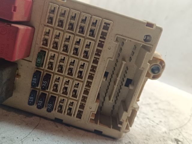 bontott FIAT STILO Biztosítéktábla Utastér