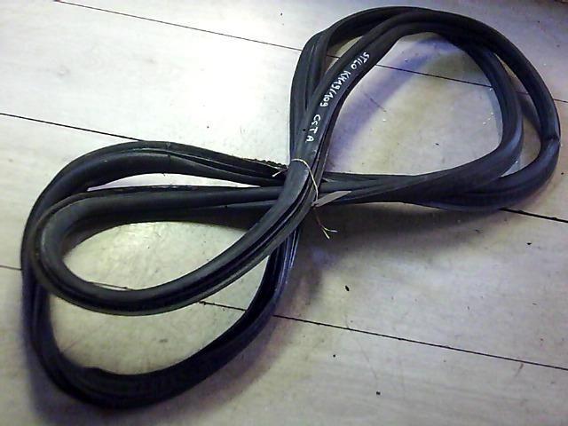 bontott FIAT STILO Csomagtérajtó Gumikéder