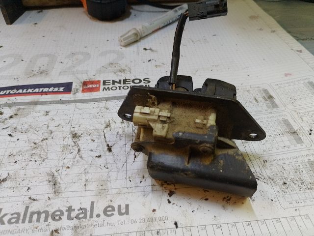 bontott FIAT STILO Csomagtérajtó Zárszerkezet