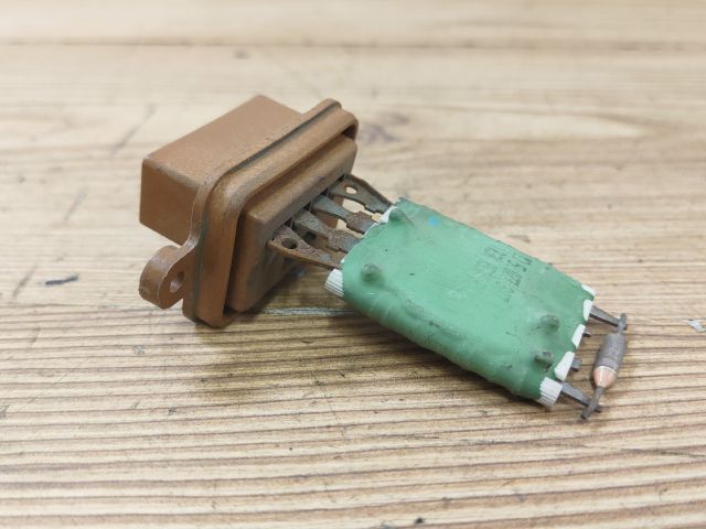 bontott FIAT STILO Előtét Ellenállás Fűtőmotor