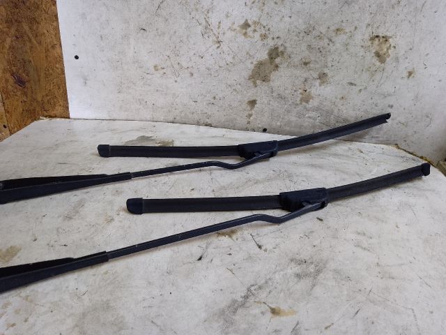 bontott FIAT STILO Első Ablaktörlő Kar