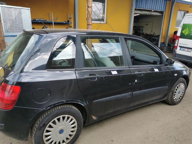 bontott FIAT STILO Első Lökhárító Merevítő (Fém)