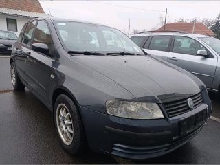 bontott FIAT STILO Első Lökhárító (Részeivel)