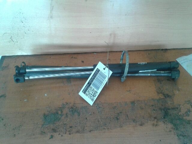 bontott FIAT STILO Gázrugós Kitámasztó Teleszkóp Csomagtérajtó Bal