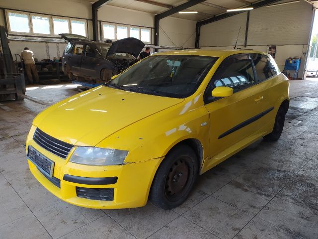 bontott FIAT STILO Gázrugós Kitámasztó Teleszkóp Motorháztető Jobb