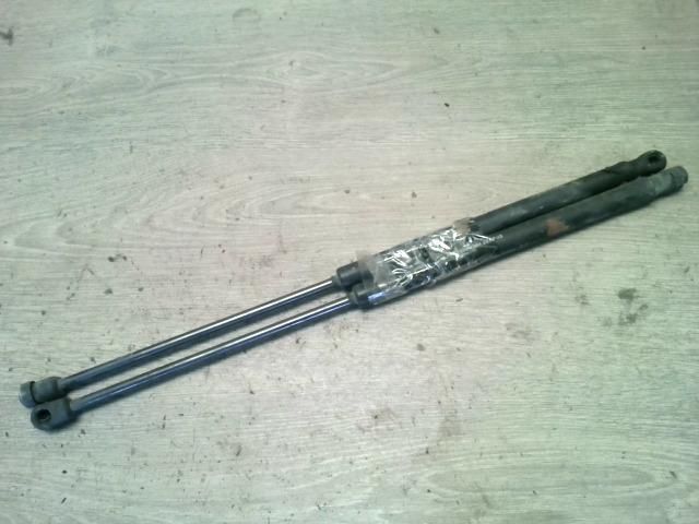 bontott FIAT STILO Gázrugós Kitámasztó Teleszkóp Motorháztető