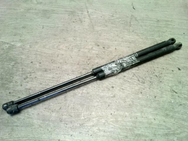 bontott FIAT STILO Gázrugós Kitámasztó Teleszkóp Motorháztető