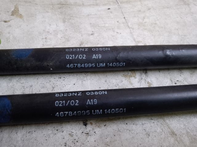 bontott FIAT STILO Gázrugós Kitámasztó Teleszkóp Pár Csomagtérajtó