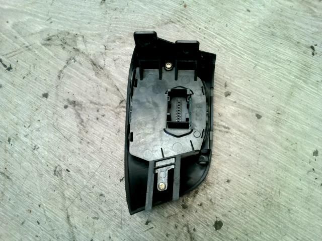 bontott FIAT STILO Hátsó Ködzárófény Kapcsoló