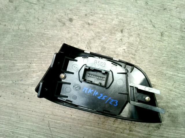 bontott FIAT STILO Hátsó Ködzárófény Kapcsoló