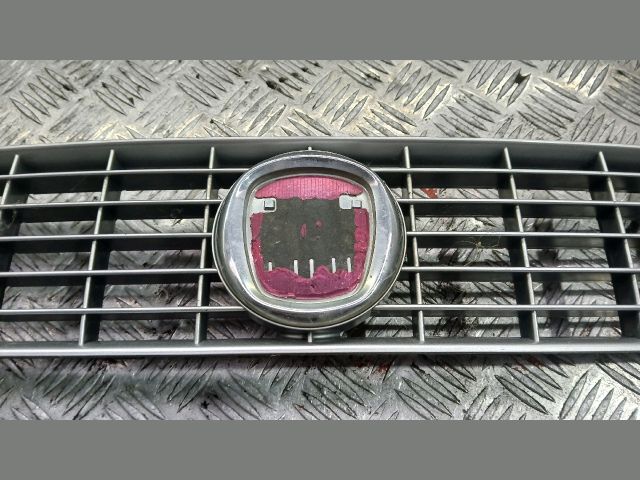 bontott FIAT STILO Hűtőrács