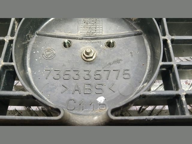 bontott FIAT STILO Hűtőrács