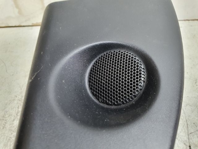 bontott FIAT STILO Jobb A Oszlop Hangszóró Burkolat