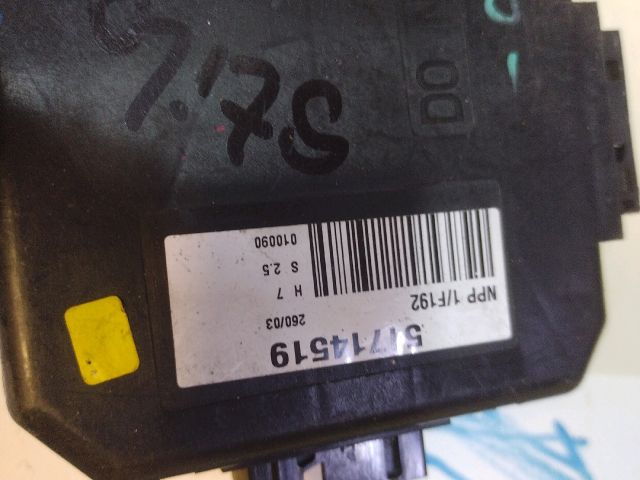 bontott FIAT STILO Jobb első Ablakemelő Elektronika