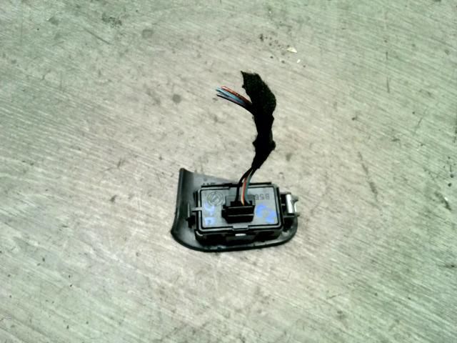 bontott FIAT STILO Jobb első Ablakemelő Kapcsoló