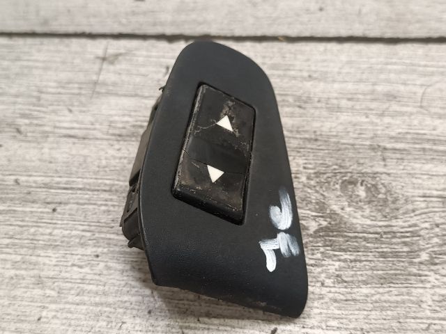 bontott FIAT STILO Jobb első Ablakemelő Kapcsoló