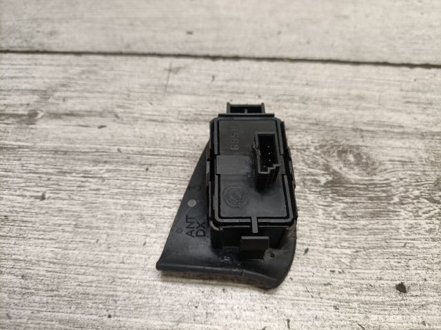 bontott FIAT STILO Jobb első Ablakemelő Kapcsoló